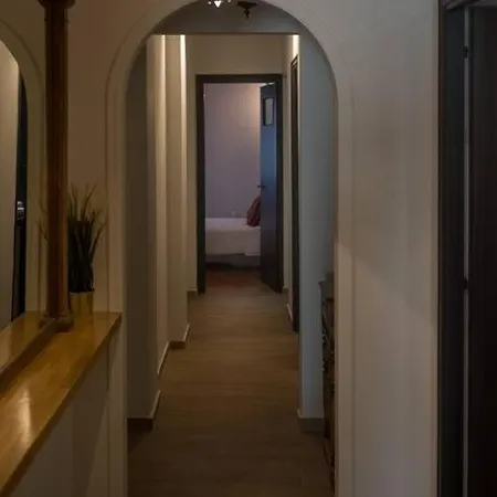 Victorian Elegance, Athens' Hidden Gem, 6br , 30sec To Metro , Ac , Netflix * Athens